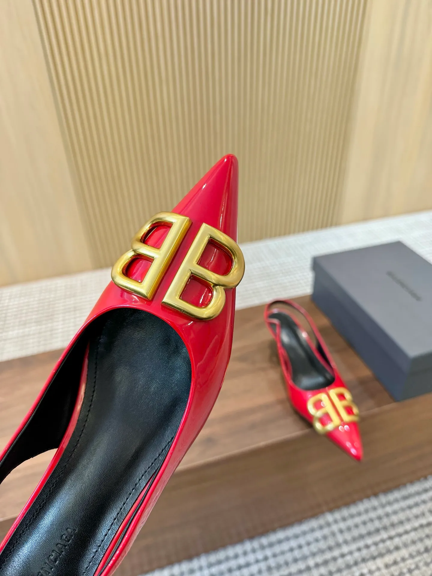 👟👟Ex-factory price 420👟👟 Genuine leather sole +30 BALENCIAGA 25th spring and summer new products Code number: 35-42